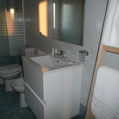 לינה וארוחת בוקר I Santi Coronati 4*