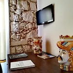 I Santi Coronati Oda ve Kahvaltı 4*